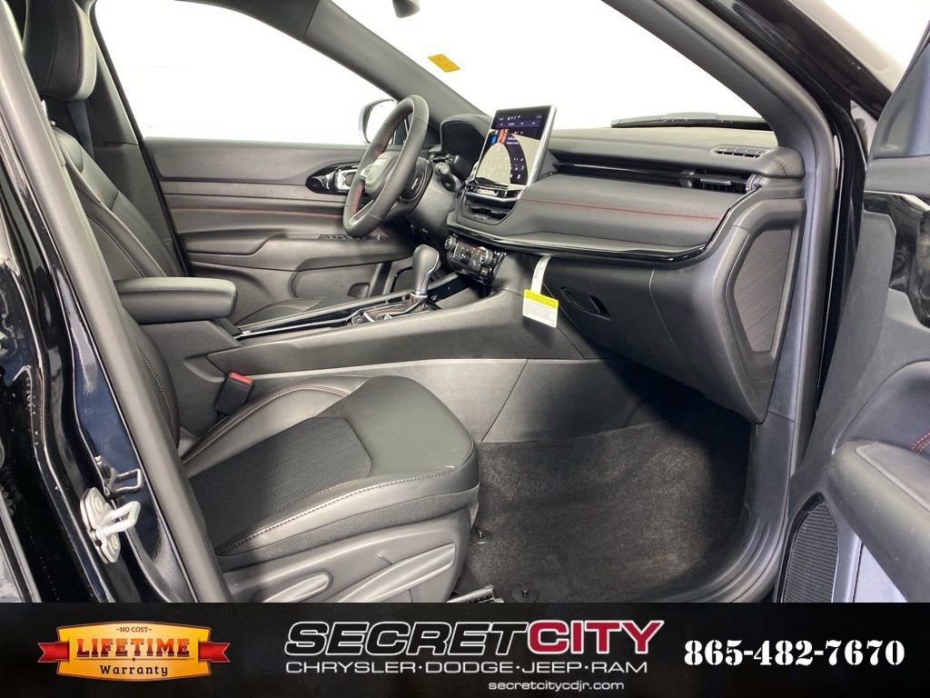 New 2026 Jeep Compass Trailhawk image 32