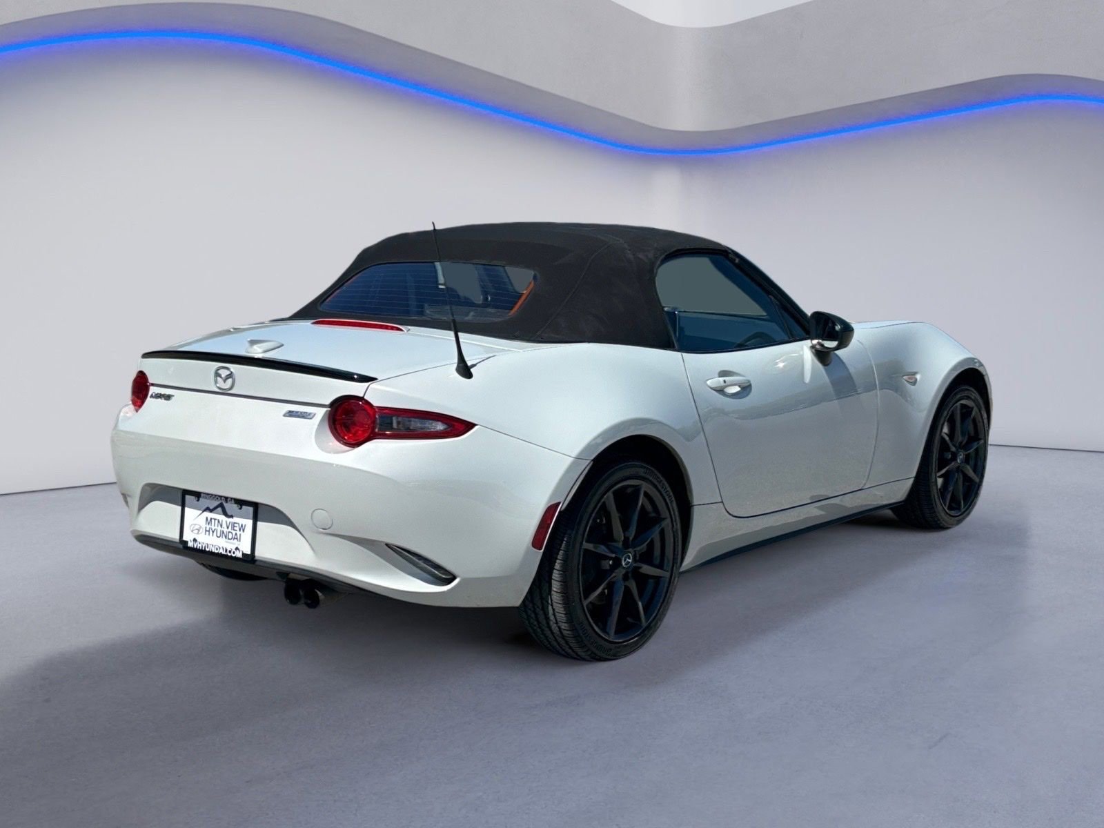 Used 2016 MAZDA MX-5 Miata Club image 8