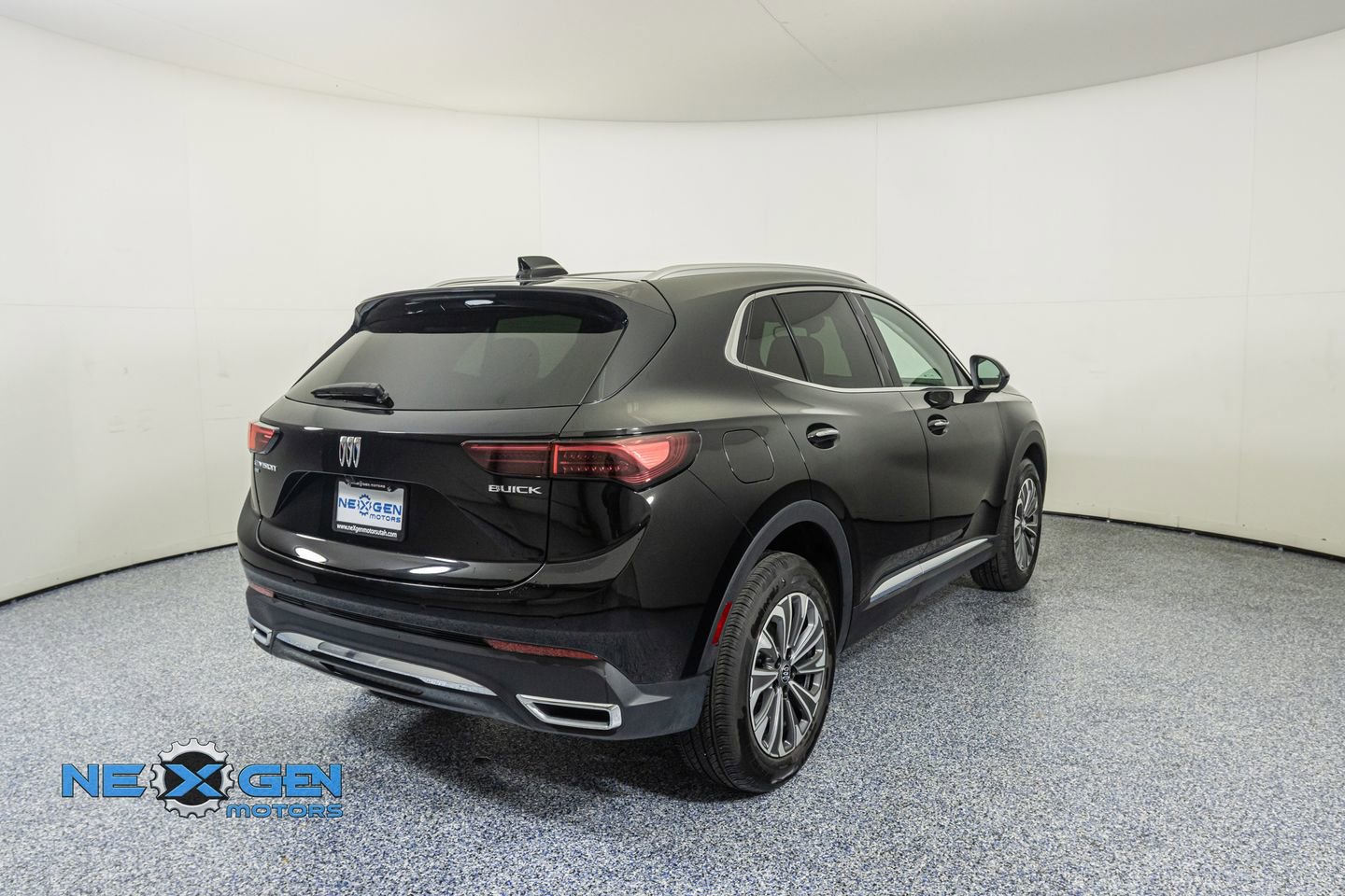 Used 2025 Buick Envision Preferred AWD/4WD image 7