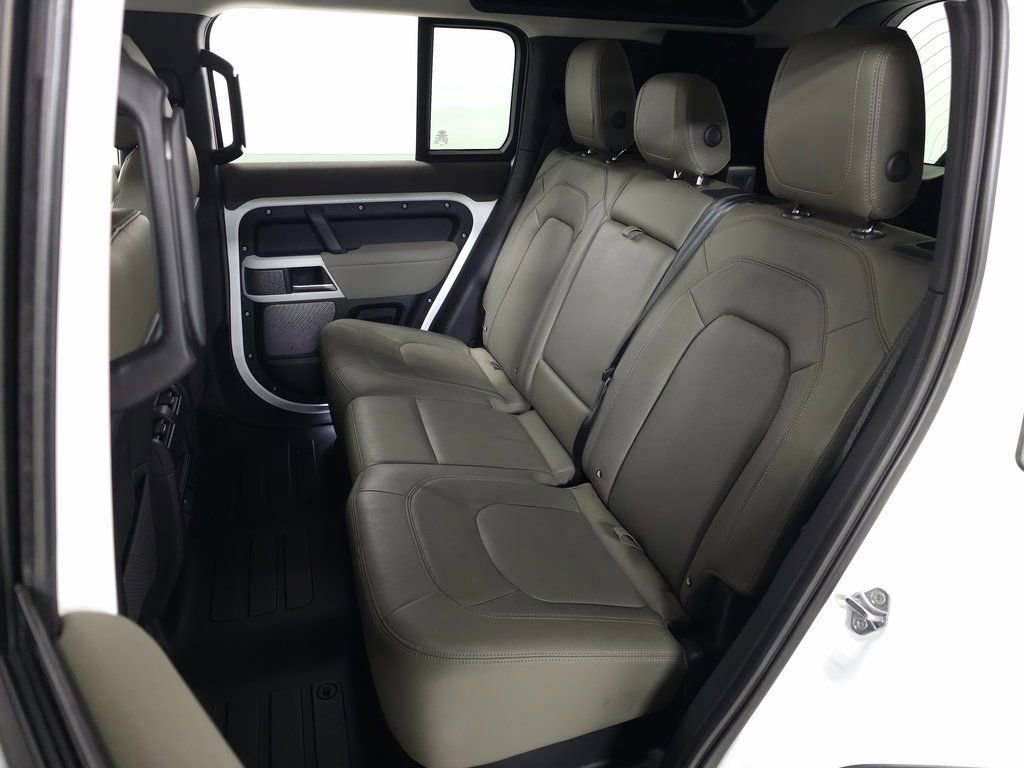 Certified 2023 Land Rover Defender 110 SE AWD/4WD image 37