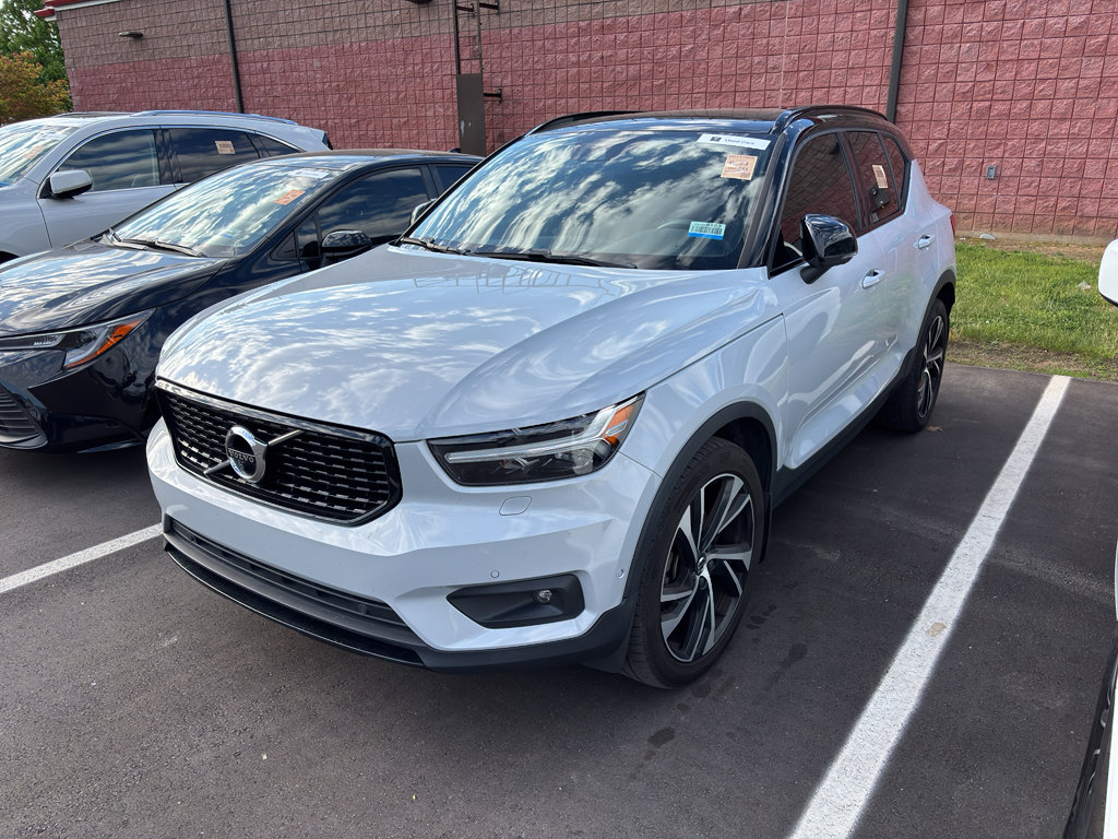 Used 2021 Volvo XC40 T5 R-Design w/ Advanced Package image 3