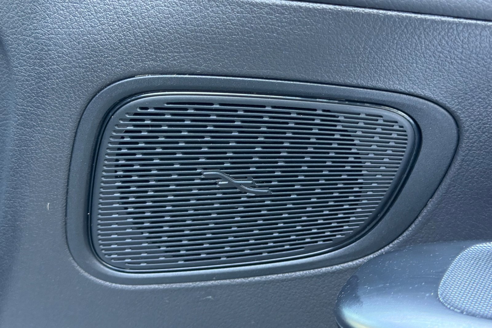 Certified 2025 Mercedes-Benz GLC 300 GLC 300 4MATIC image 21