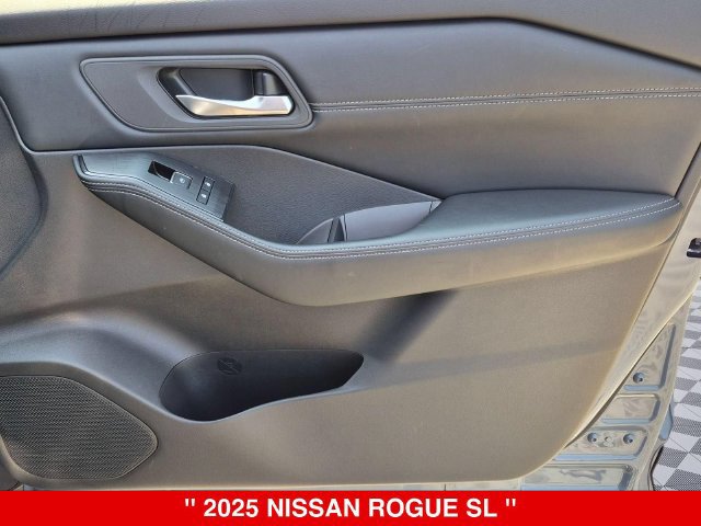 Certified 2025 Nissan Rogue SL AWD/4WD image 38
