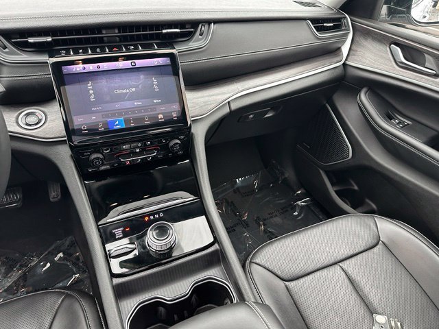 Used 2023 Jeep Grand Cherokee Limited w/ Luxury Tech Group II AWD/4WD image 20