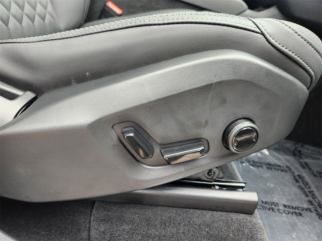 Used 2025 Volvo XC90 B6 Core w/ Protection Package Premier image 19