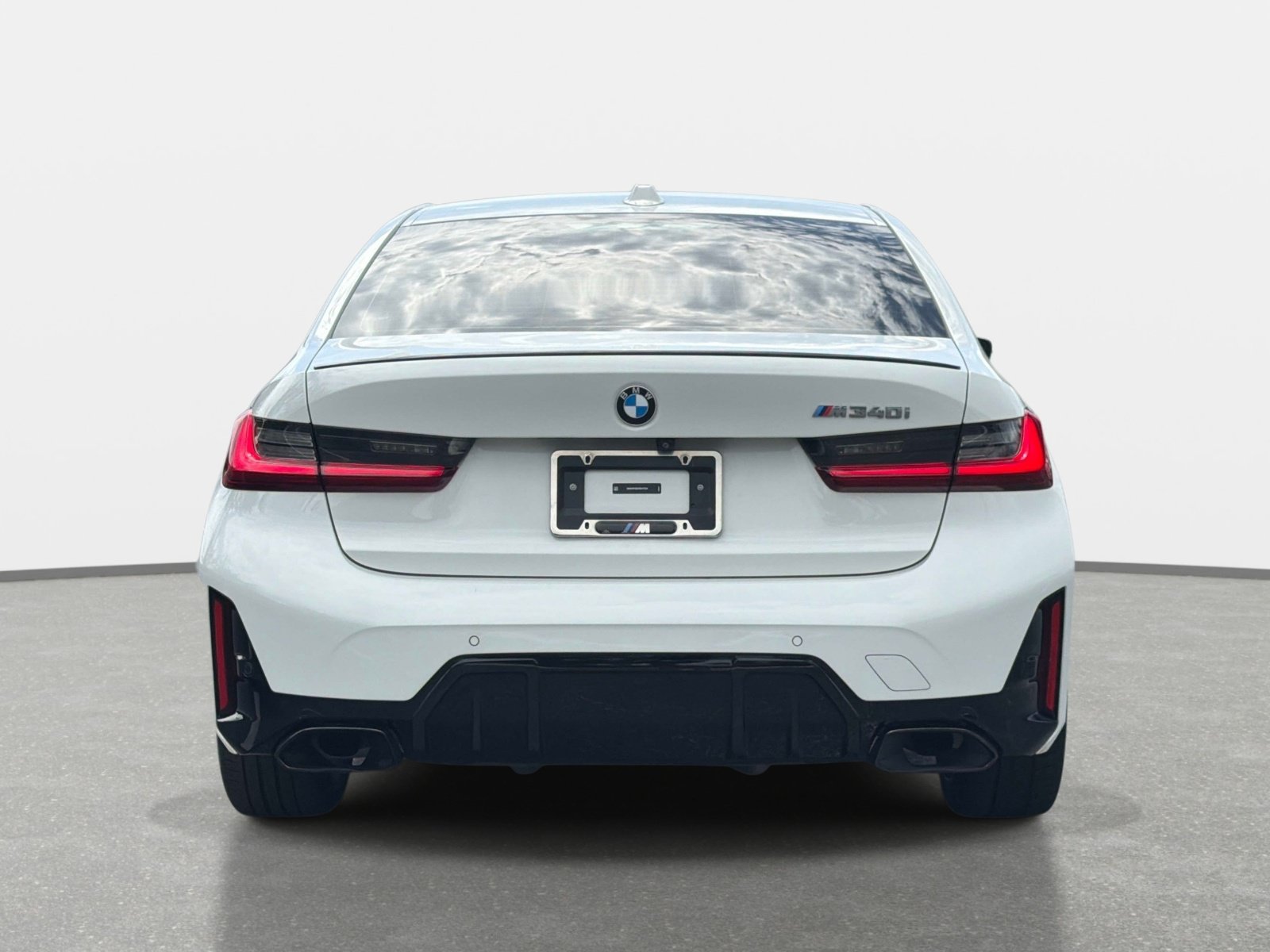 Used 2023 BMW M340i w/ Premium Package RWD image 4