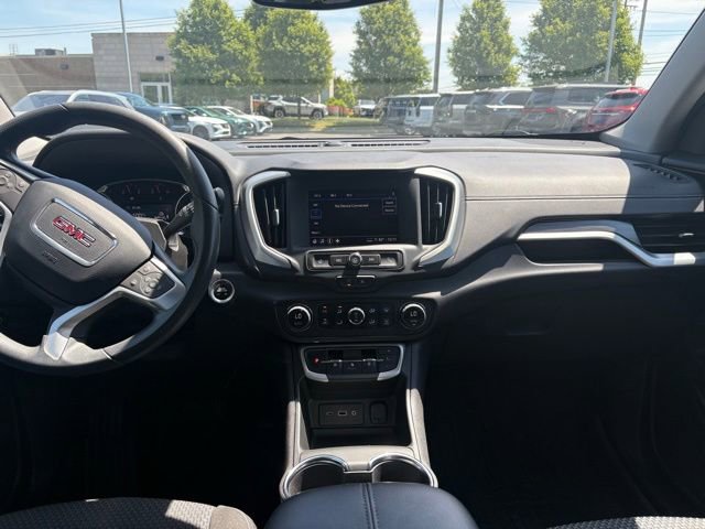 Used 2024 GMC Terrain SLE w/ Driver Convenience Package FWD image 23