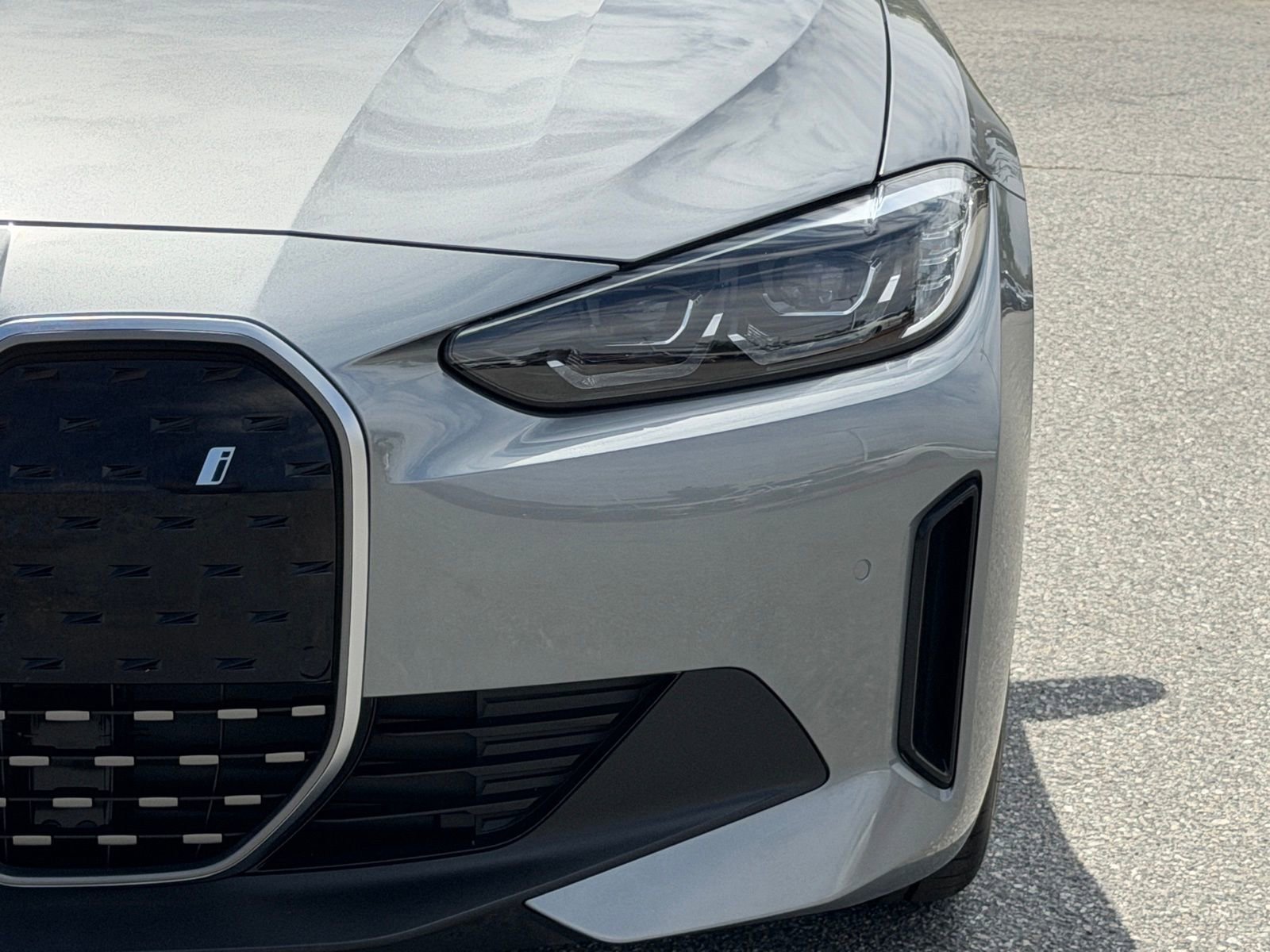 Certified 2024 BMW i4 eDrive35 w/ Parking Assistance Package RWD image 13