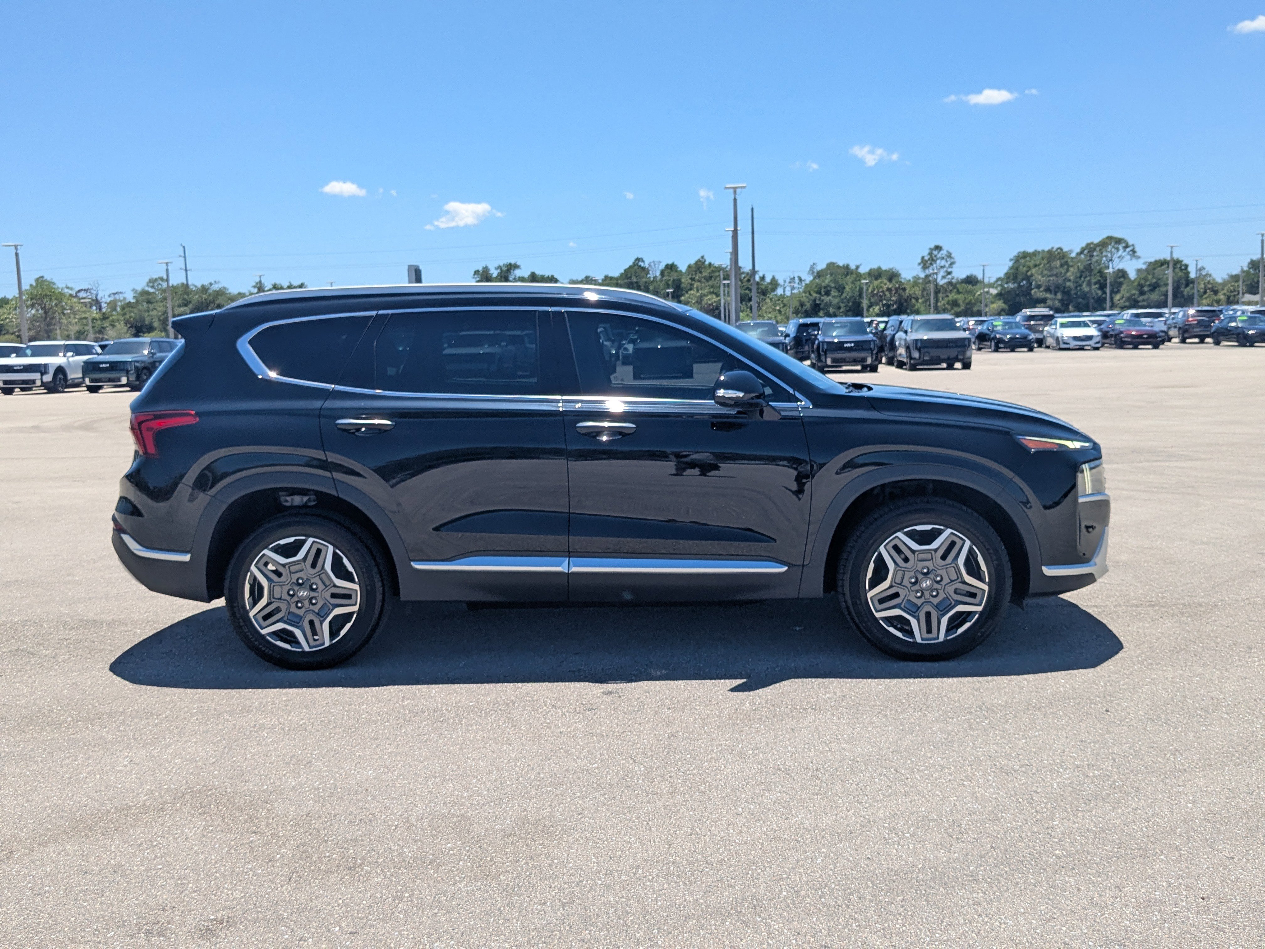 Used 2022 Hyundai Santa Fe Limited AWD/4WD image 4