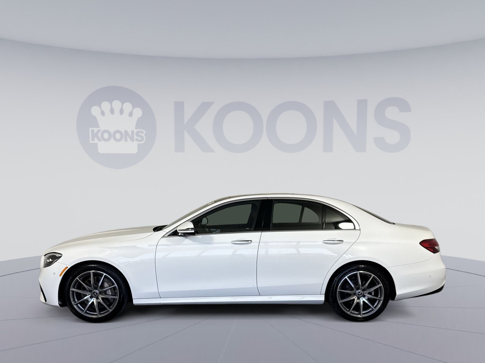 Used 2023 Mercedes-Benz E 350 4MATIC Sedan image 2