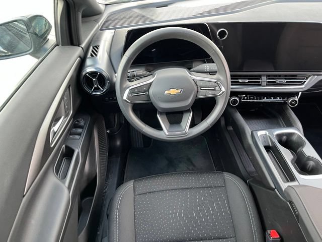 Used 2025 Chevrolet Equinox EV LT FWD image 9