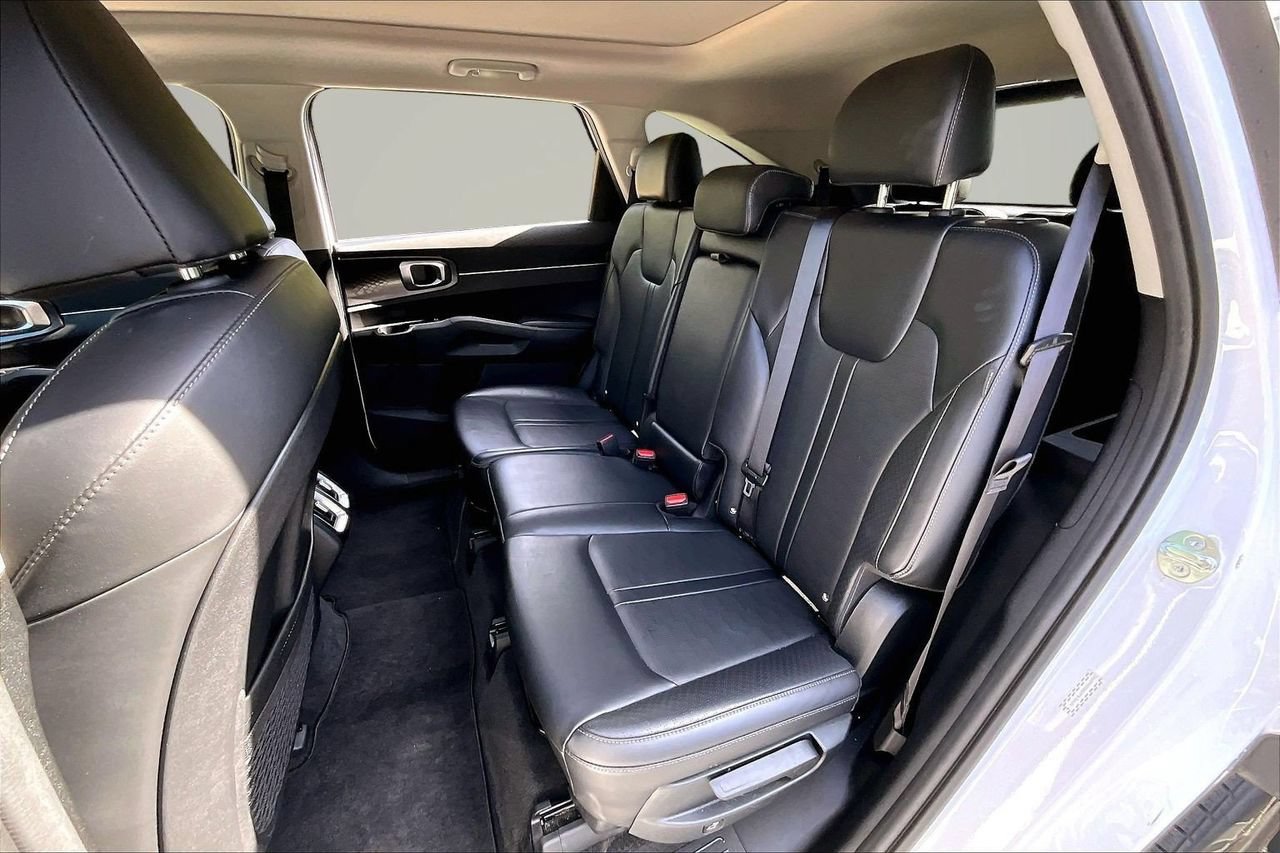 Used 2025 Kia Sorento S w/ Panoramic Sunroof Package FWD image 22