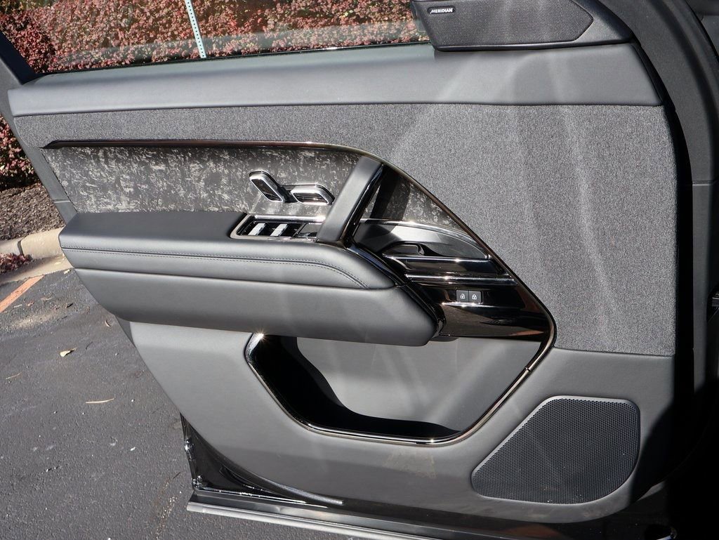 Used 2024 Land Rover Range Rover Sport SE AWD/4WD image 35