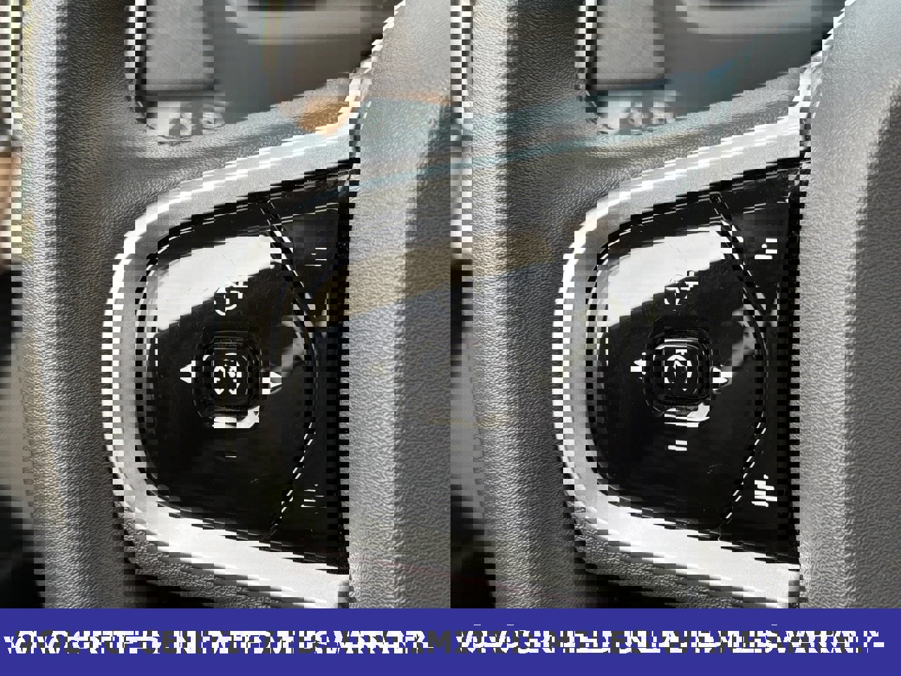 Certified 2025 Volvo XC90 B6 Plus image 22