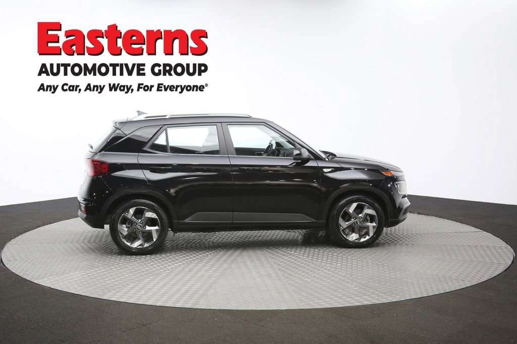 Used 2022 Hyundai Venue SEL image 44