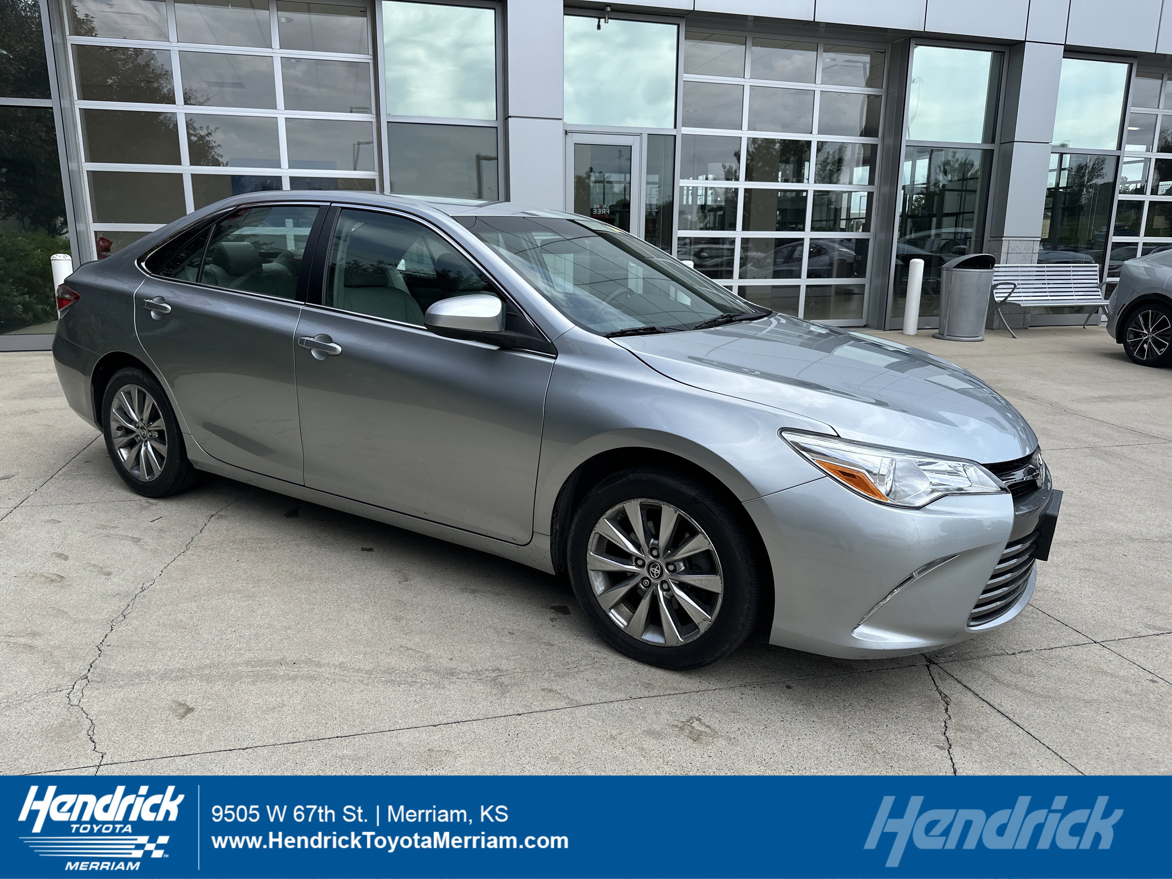 Used 2017 Toyota Camry XLE FWD video 1