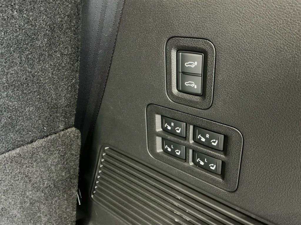 Used 2025 INFINITI QX80 Sensory image 36