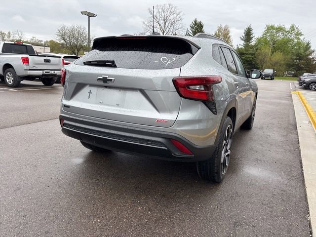 Used 2024 Chevrolet Trax RS w/ Sunroof Package FWD image 7