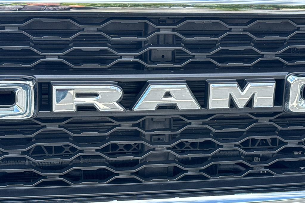 Used 2024 RAM 3500 Tradesman w/ Chrome Appearance Group AWD/4WD image 7