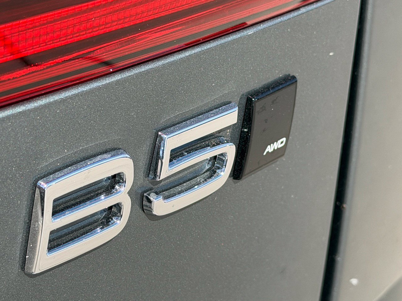 New 2027 Volvo XC60 B5 Plus AWD/4WD image 8