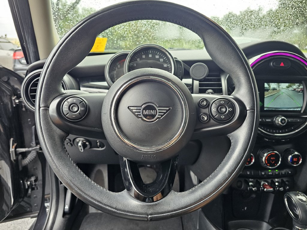 Used 2019 MINI Cooper 4-Door Hardtop w/ Signature Upholstery Package FWD image 24