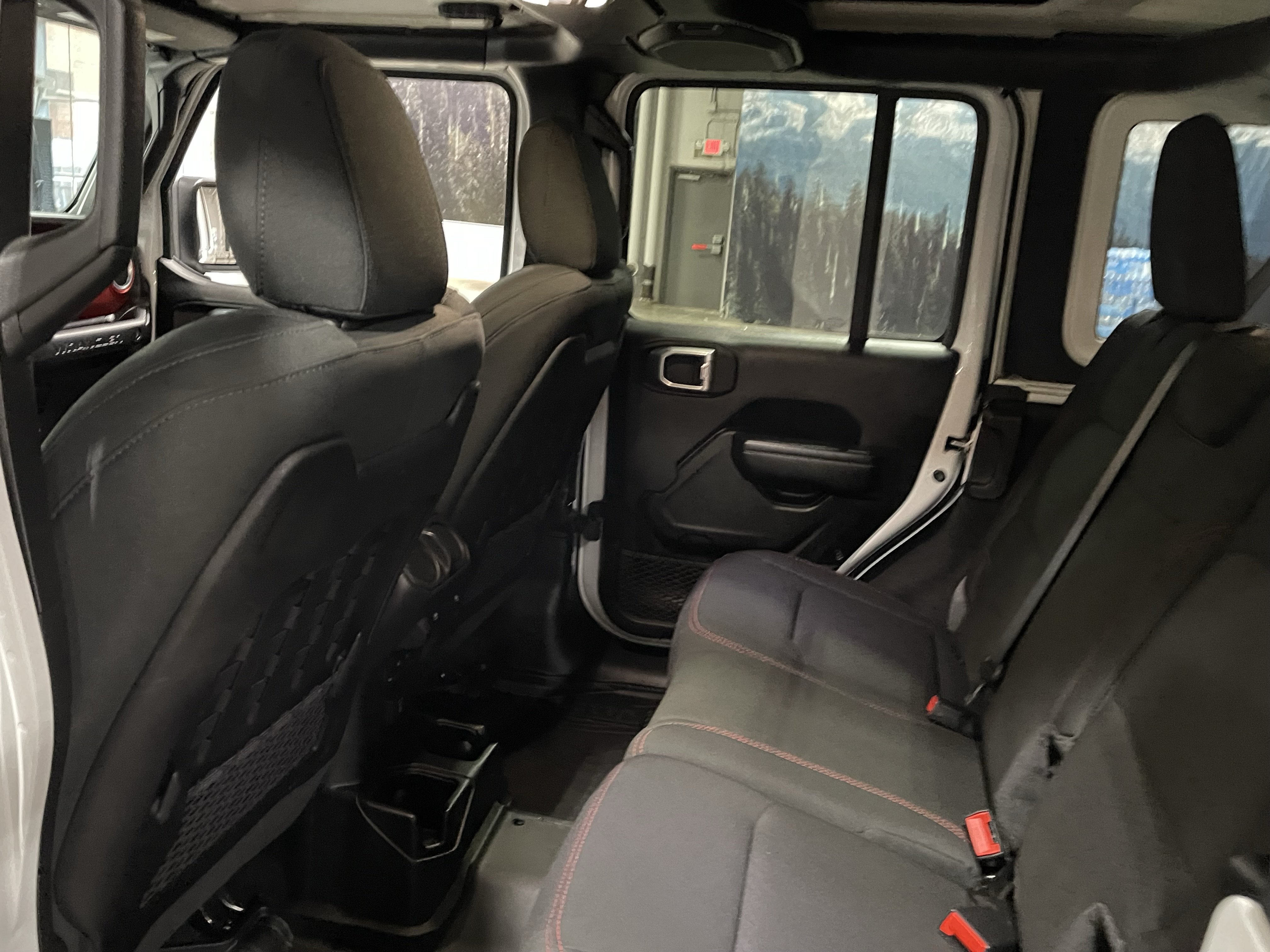 Used 2021 Jeep Wrangler Unlimited Rubicon AWD/4WD image 14