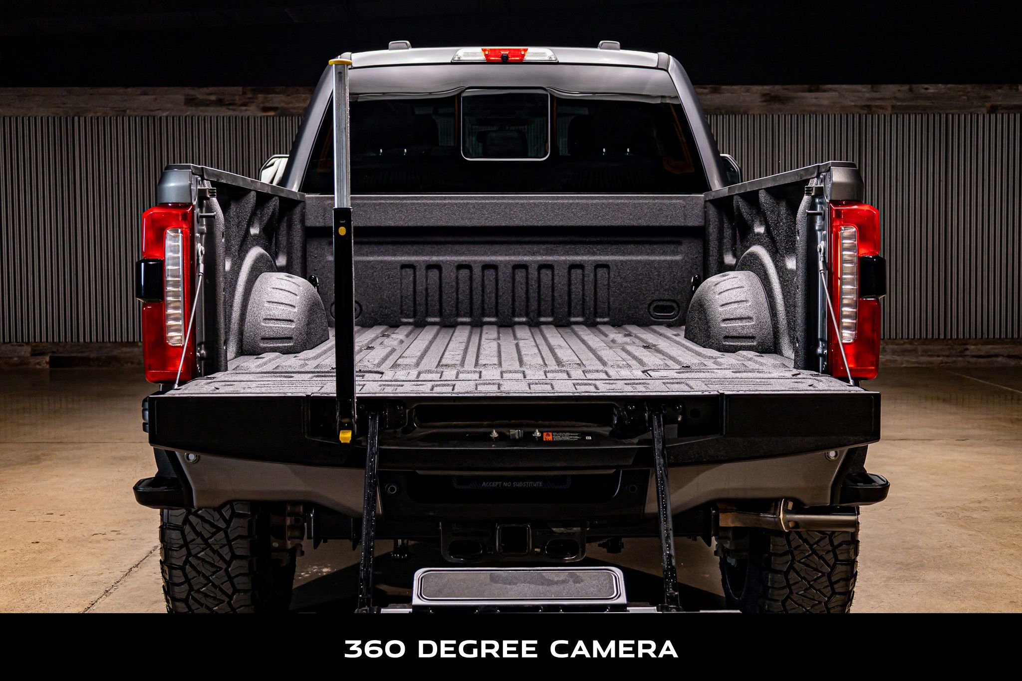 Used 2023 Ford F250 Lariat w/ Sport Appearance Package image 9