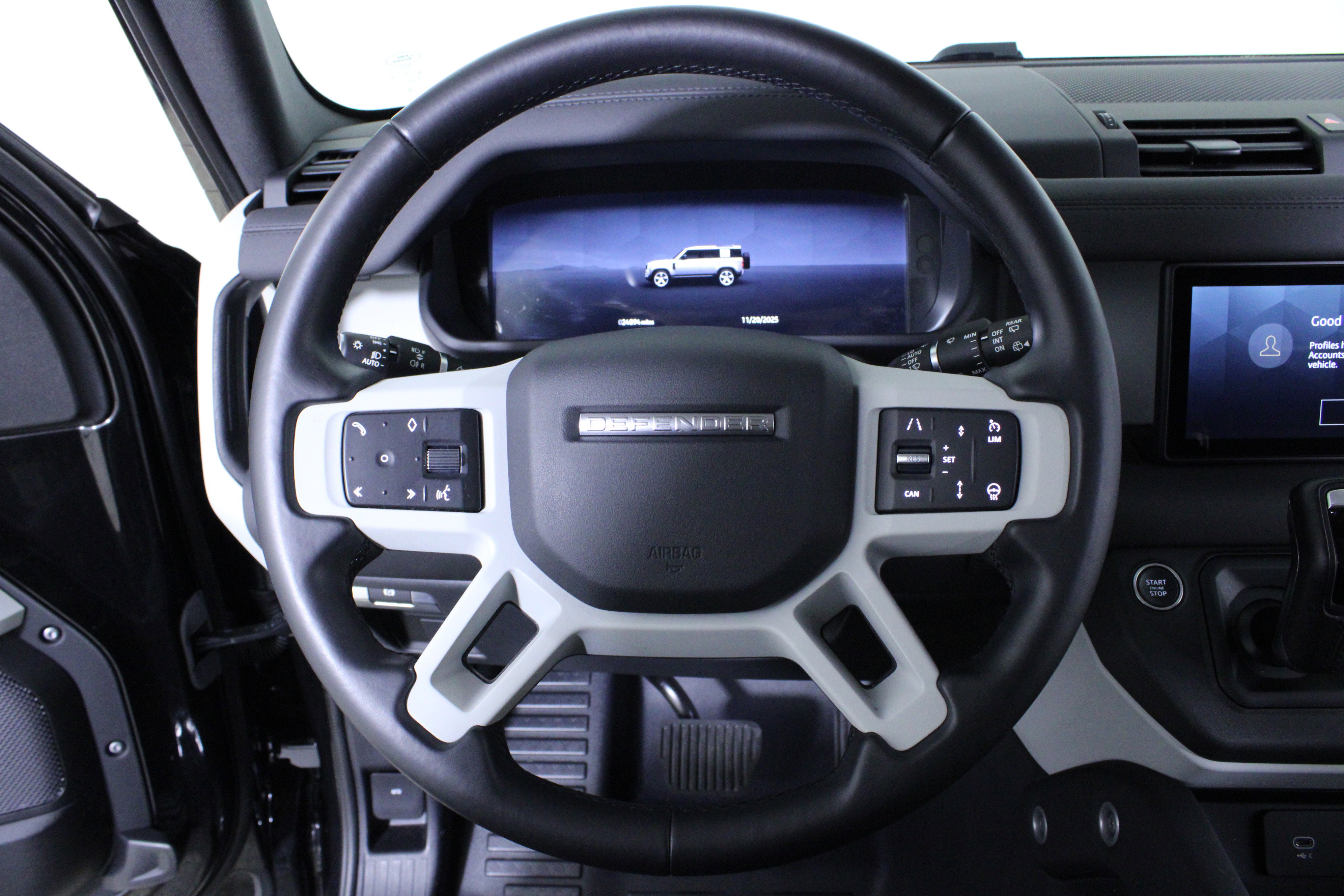 Used 2024 Land Rover Defender 110 S image 21