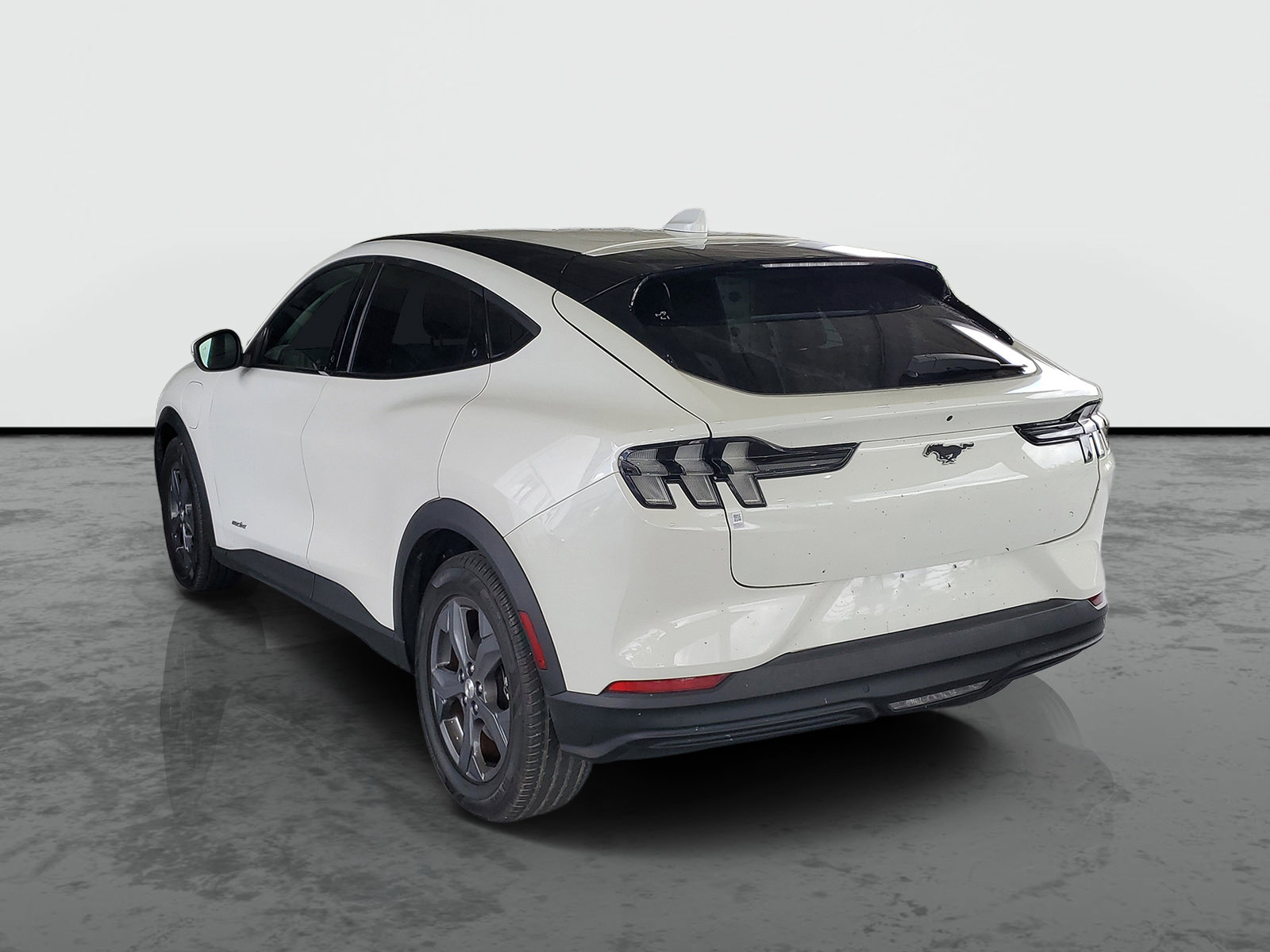 Used 2022 Ford Mustang Mach-E Select RWD image 3