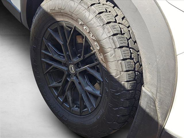 Used 2024 Nissan Pathfinder Platinum image 12