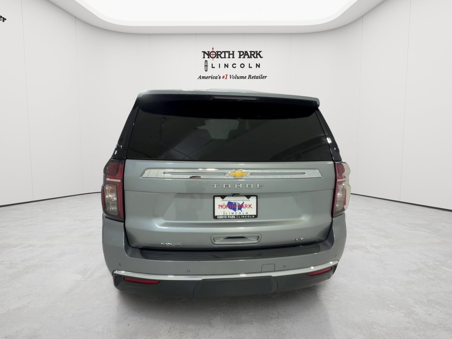 Used 2024 Chevrolet Tahoe LT w/ LT Signature Plus Package RWD image 4