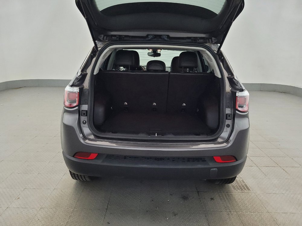 Used 2019 Jeep Compass Latitude w/ Cold Weather Group AWD/4WD image 29
