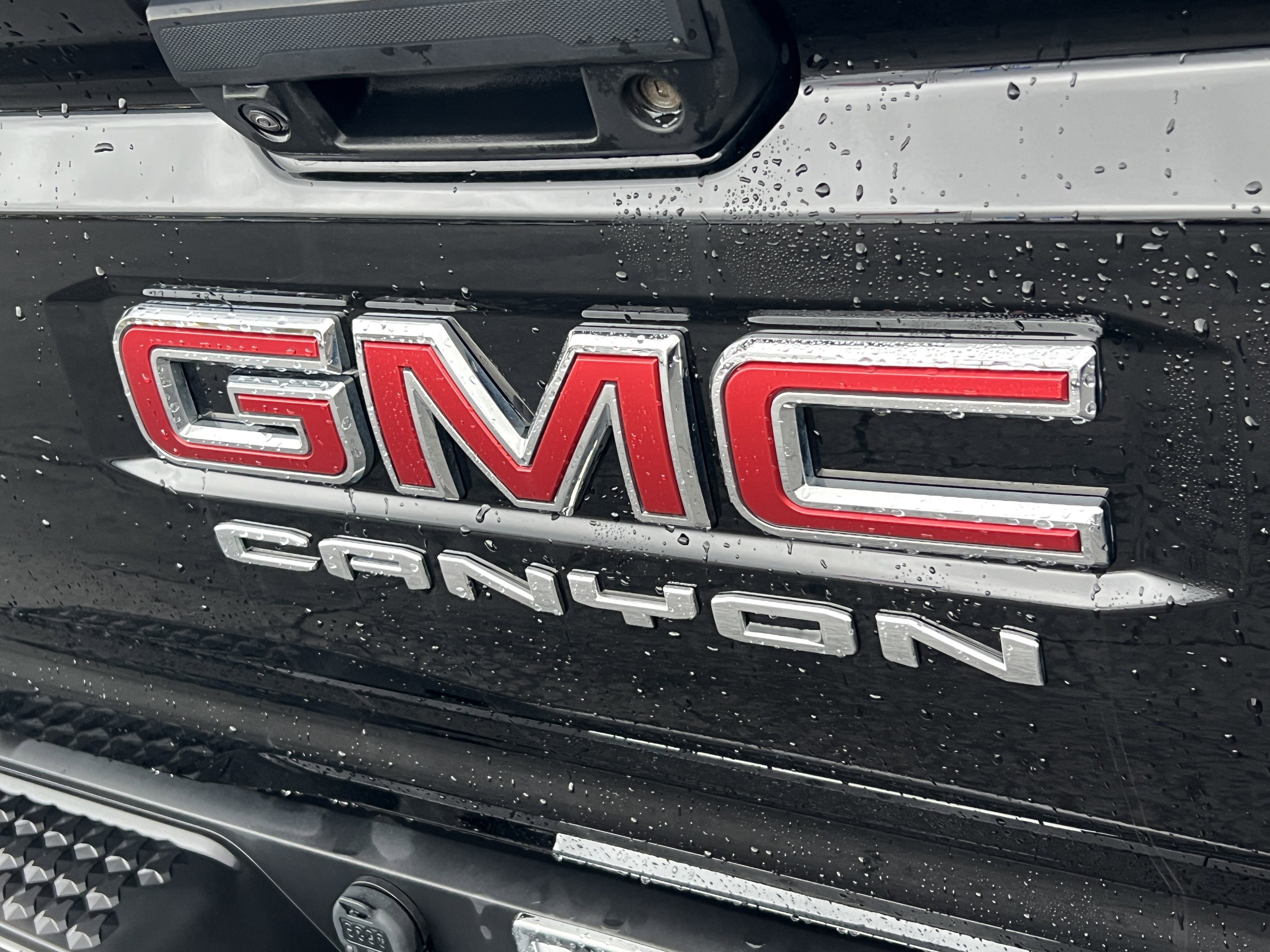Used 2024 GMC Canyon AT4 image 8