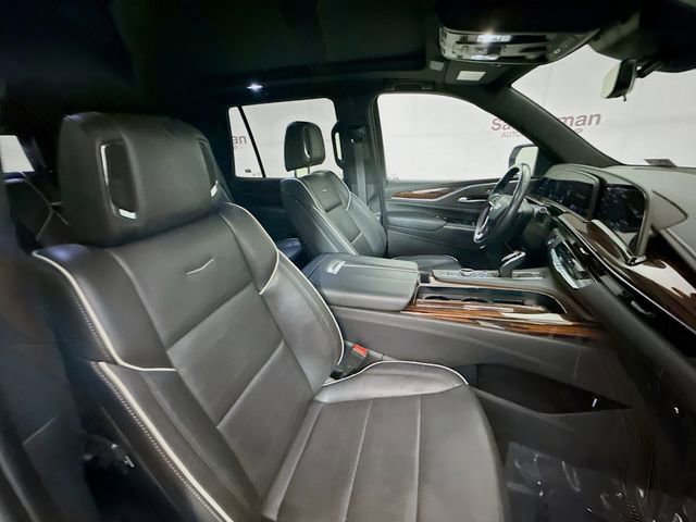 Used 2022 Cadillac Escalade Premium Luxury image 32
