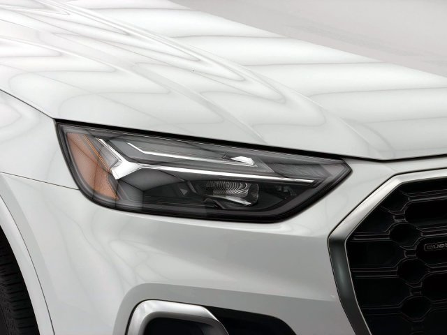 Used 2023 Audi Q5 2.0T Premium w/ Convenience Package AWD/4WD image 9