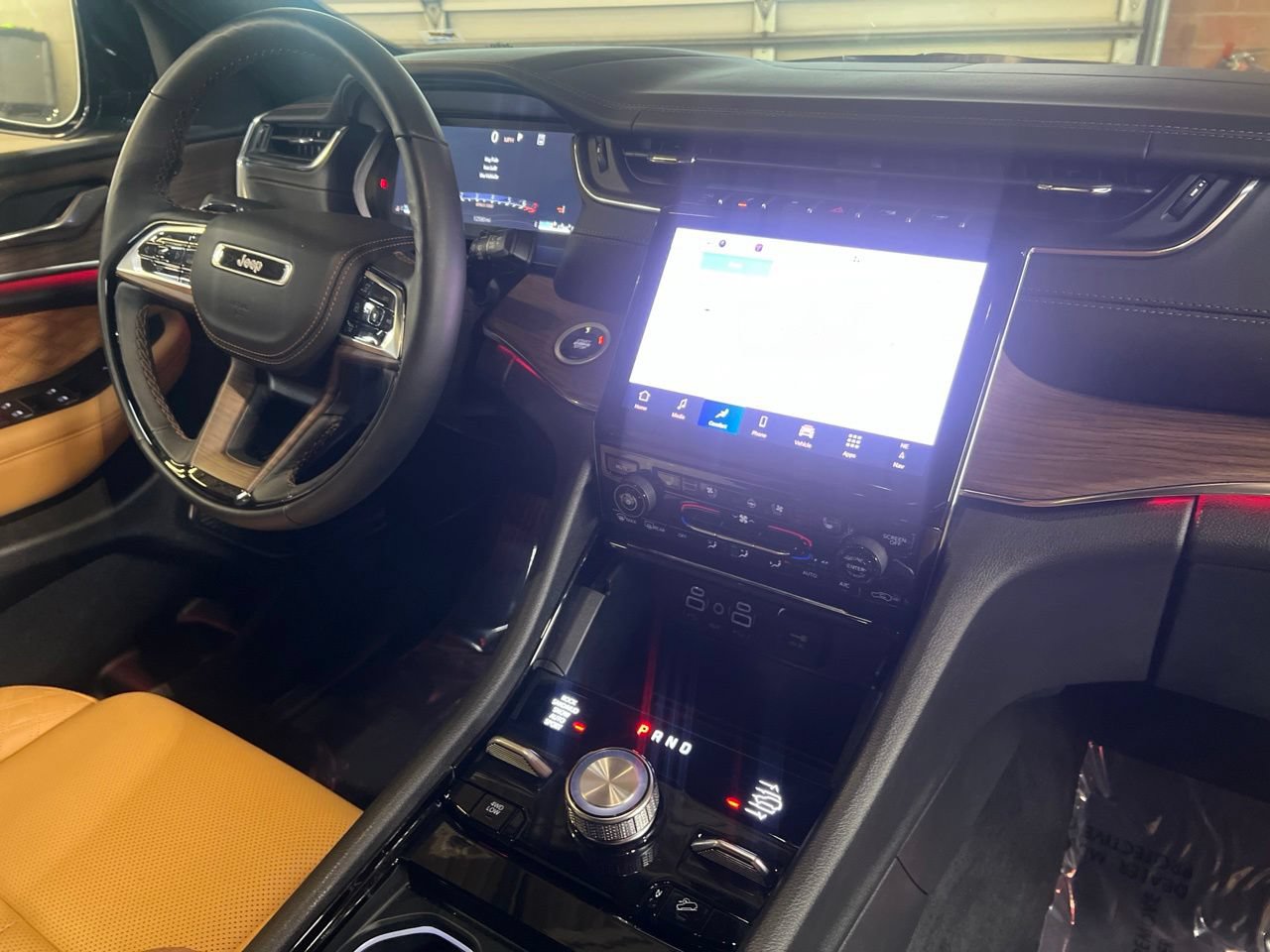 Used 2025 Jeep Grand Cherokee Summit AWD/4WD image 19