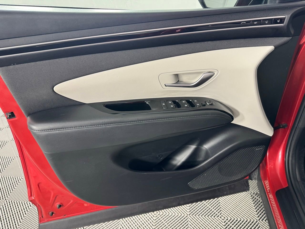 Used 2023 Hyundai Tucson Limited image 8