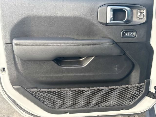 Used 2023 Jeep Wrangler Altitude image 25