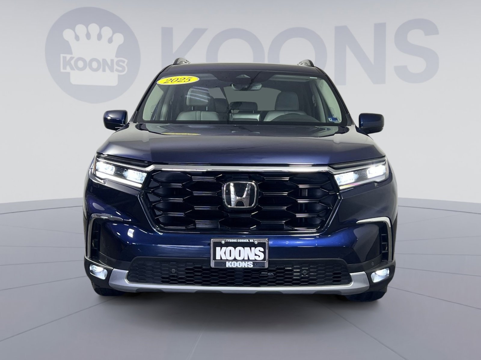 Used 2025 Honda Pilot Touring image 4