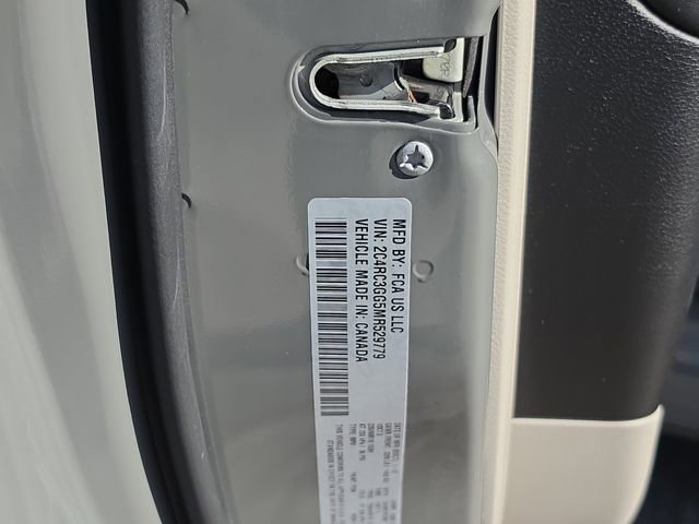 Used 2021 Chrysler Pacifica Limited AWD/4WD image 29