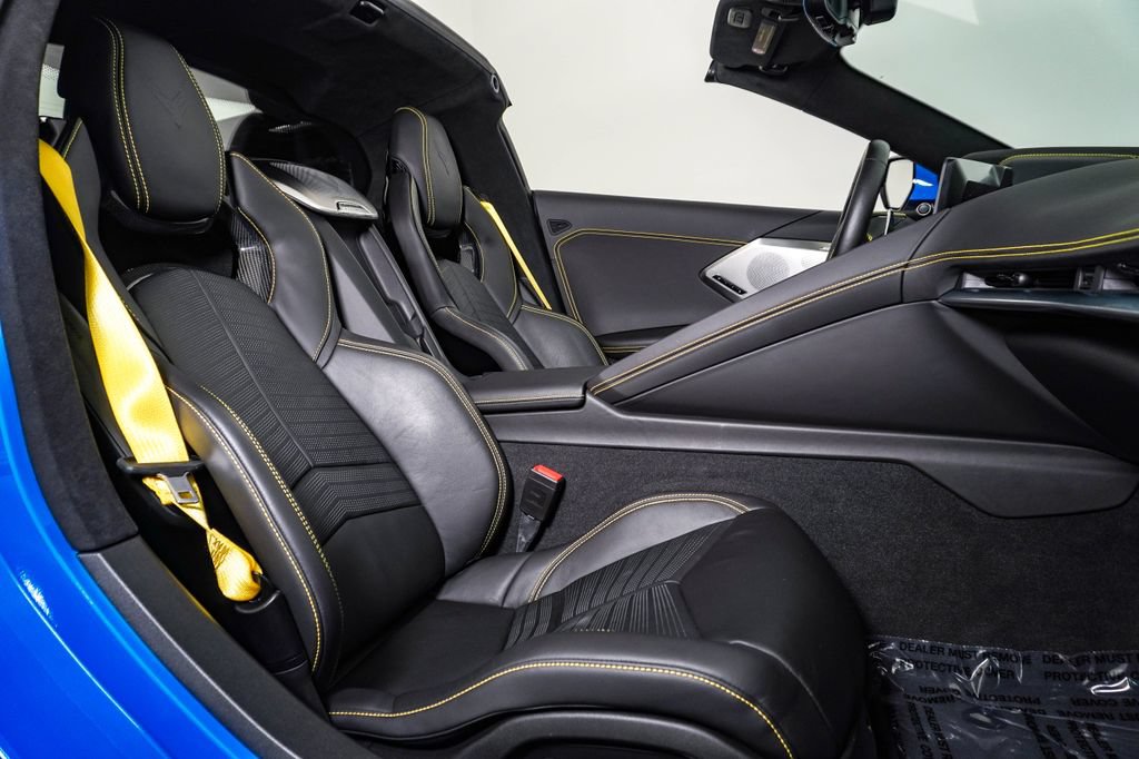 Used 2021 Chevrolet Corvette Stingray Premium Cpe w/ Z51 Performance Package RWD image 17