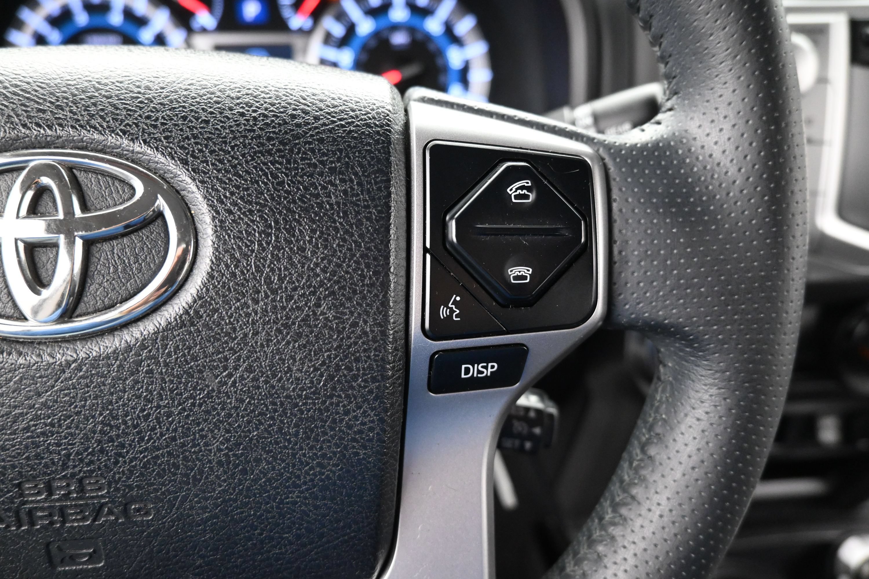 Used 2017 Toyota 4Runner SR5 AWD/4WD image 15