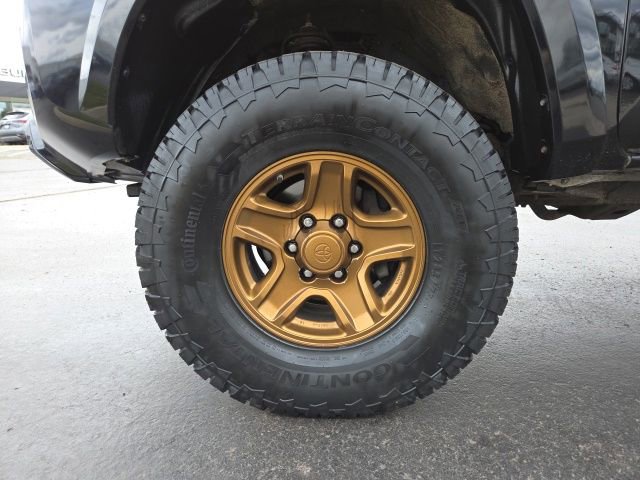 Used 2019 Toyota Tacoma TRD Sport w/ TRD Premium Sport Package AWD/4WD image 29