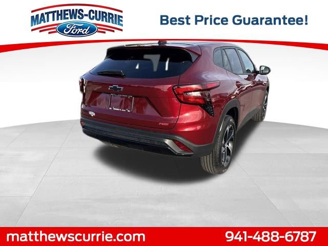 Used 2025 Chevrolet Trax RS w/ Sunroof Package image 4