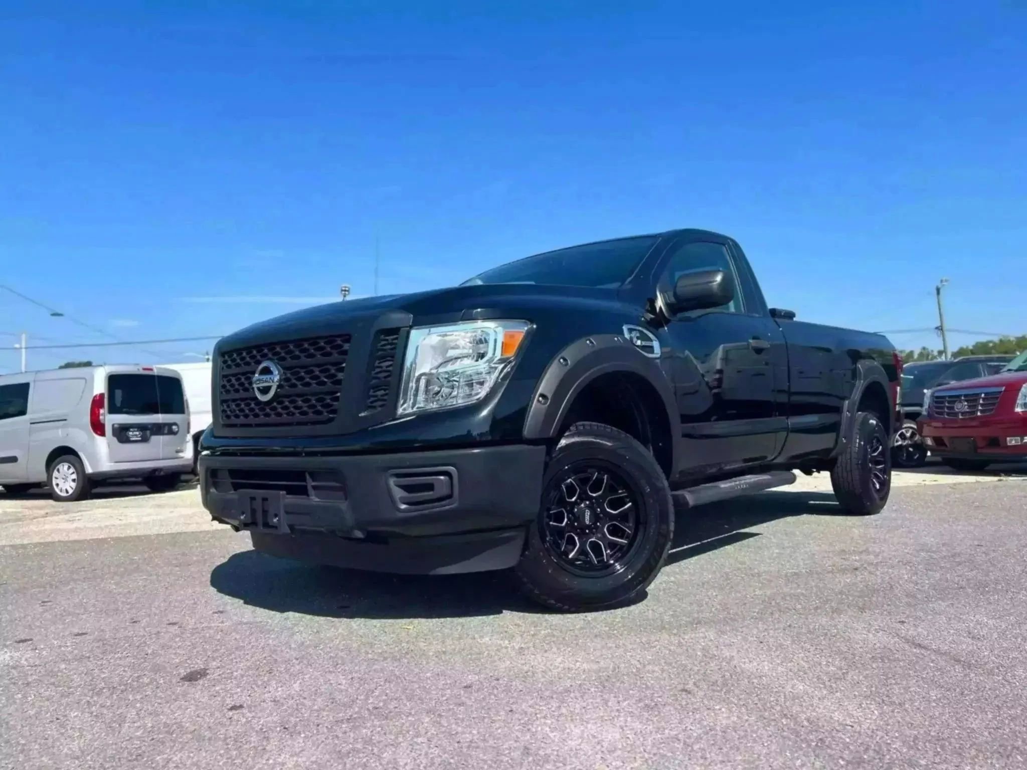 Used 2017 Nissan Titan S image 3