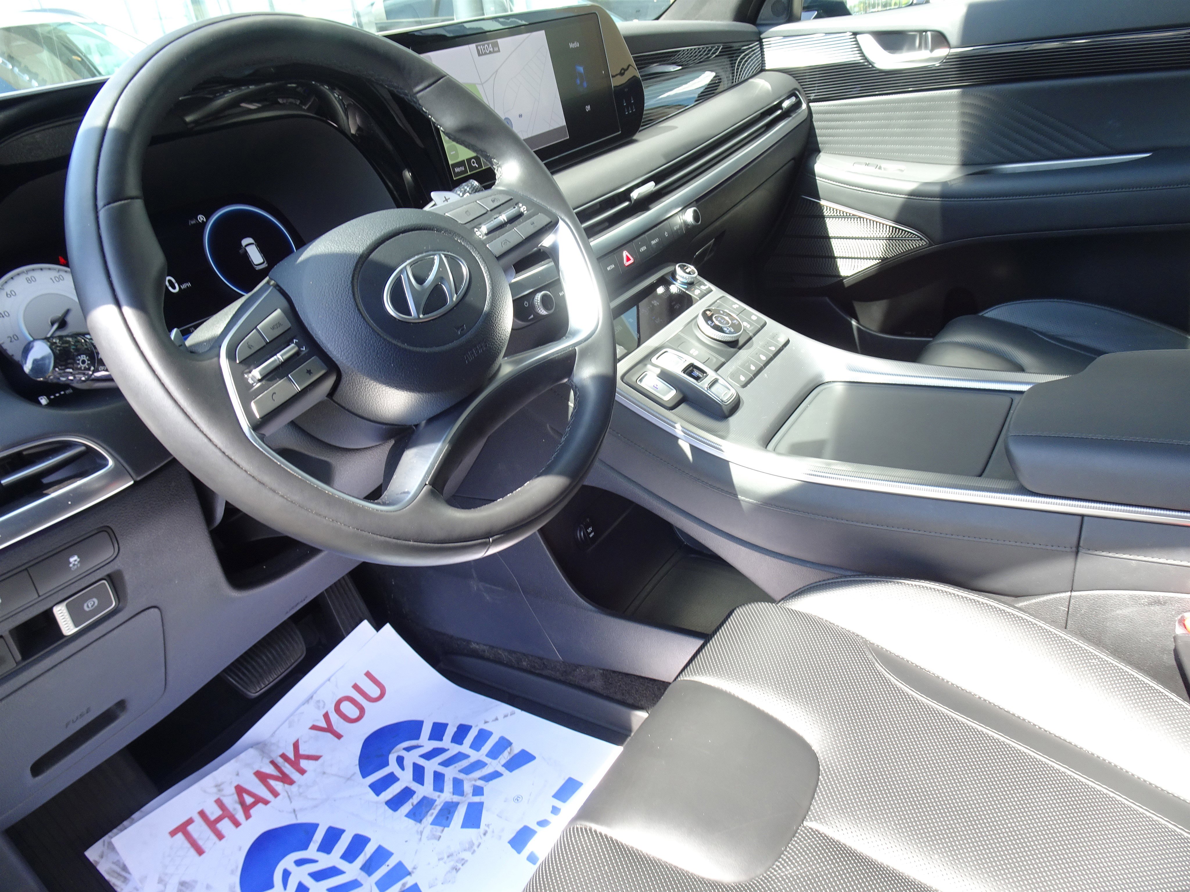 Used 2023 Hyundai Palisade Calligraphy image 13