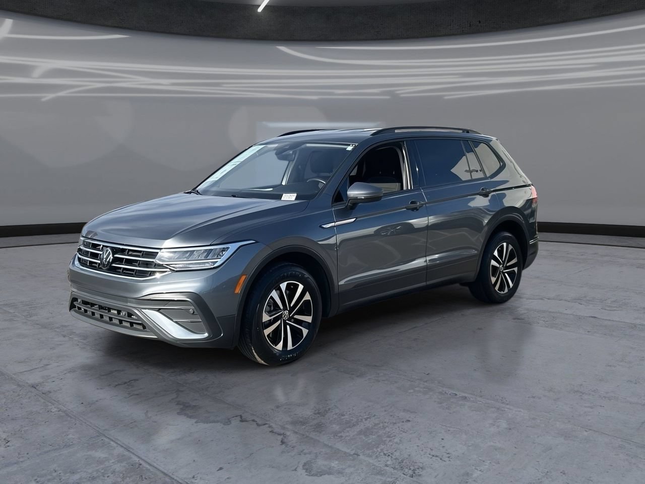 Used 2024 Volkswagen Tiguan S FWD image 3