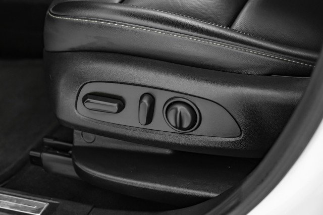 Used 2023 GMC Acadia SLT image 26