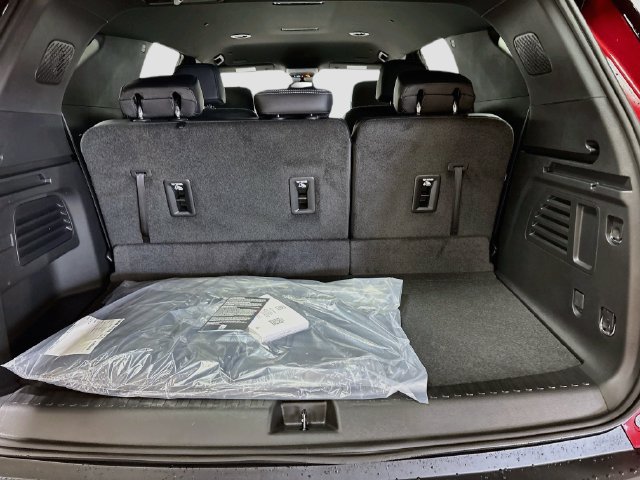 New 2027 Chevrolet Traverse LT FWD image 23