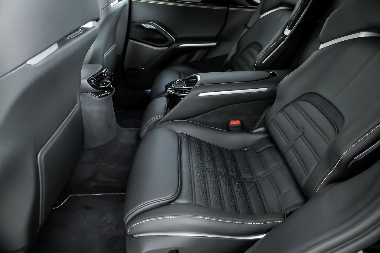Used 2025 Ferrari Purosangue image 31